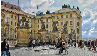 PRAGUE OLD TOWN WALKING TOUR WITH CASTLE (3HOURS)