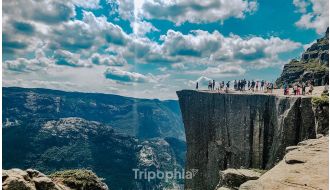 PREIKESTOLEN HIKING WITH SIDE TRAIL WITH GUIDE FROM STAVANGER