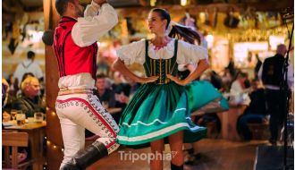 PRAGUE FOLKLORE SHOW DINNER CRUISE WITH UNLIMITED DRINKS