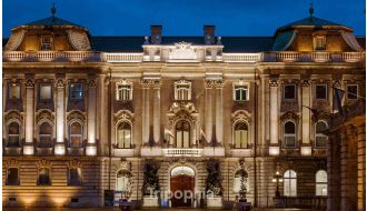 BUDAPEST WALKING TOUR TO BUDA CASTLE & ST. STEPHEN'S HALL