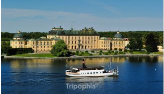 LUNCH CRUISE WITH A STOP AT DROTTNINGHOLM IN STOCKHOLM 