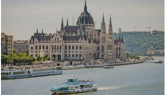 BUDAPEST DANUBE RIVER CRUISE WITH WELCOME DRINK