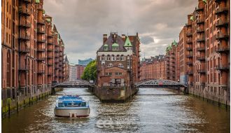 PORT OF HAMBURG CRUISE TOUR IN XXL BOAT