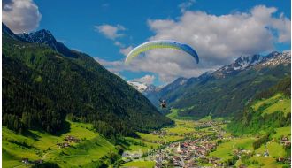 PARAGLIDING IN INNSBRUCK