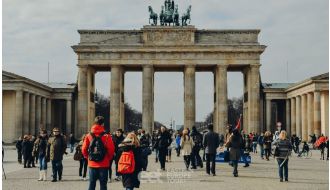 EXPLORE BERLIN CITY WALKING TOUR