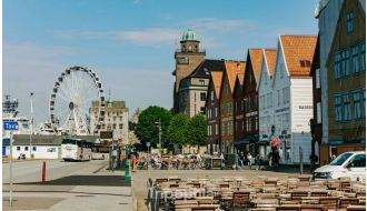 BERGEN WALKING TOUR TO PAST AND PRESENT