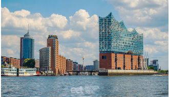 ELBPHILHARMONIE PLAZA GUIDED WALKING TOUR IN HAMBURG