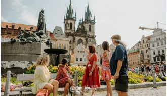 PRAGUE HIGHLIGHTS BY BUS, FOOT AND BOAT 