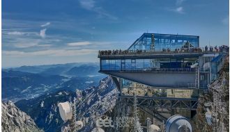 DAY TRIP TO ZUGSPITZE MOUNTAIN BY VAN FROM MUNICH